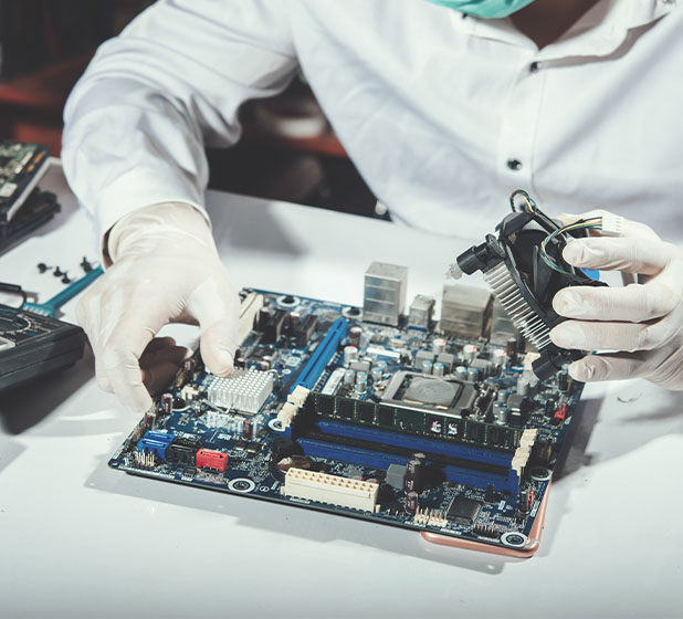 footer_0012_technician-repairing-computer-computer-hardware-repairing-upgrade-technology